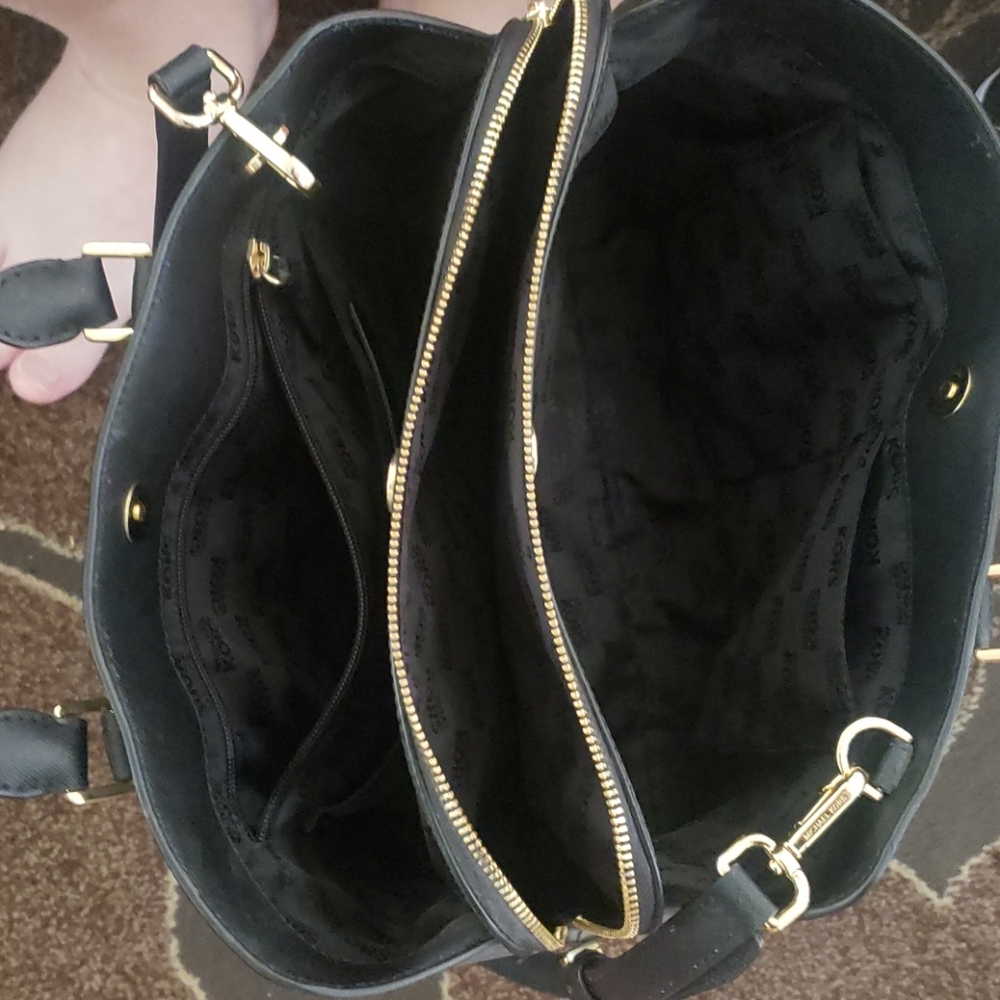 Michael Kors black leather purse - Picture 4 of 4